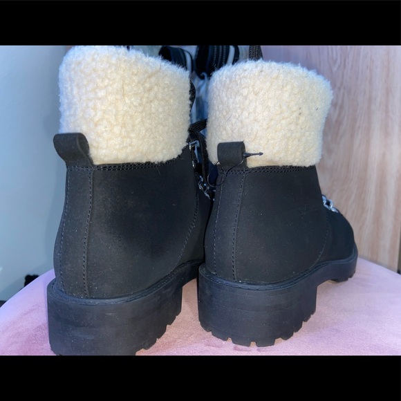 Forever 21 boots - Picture 3 of 7